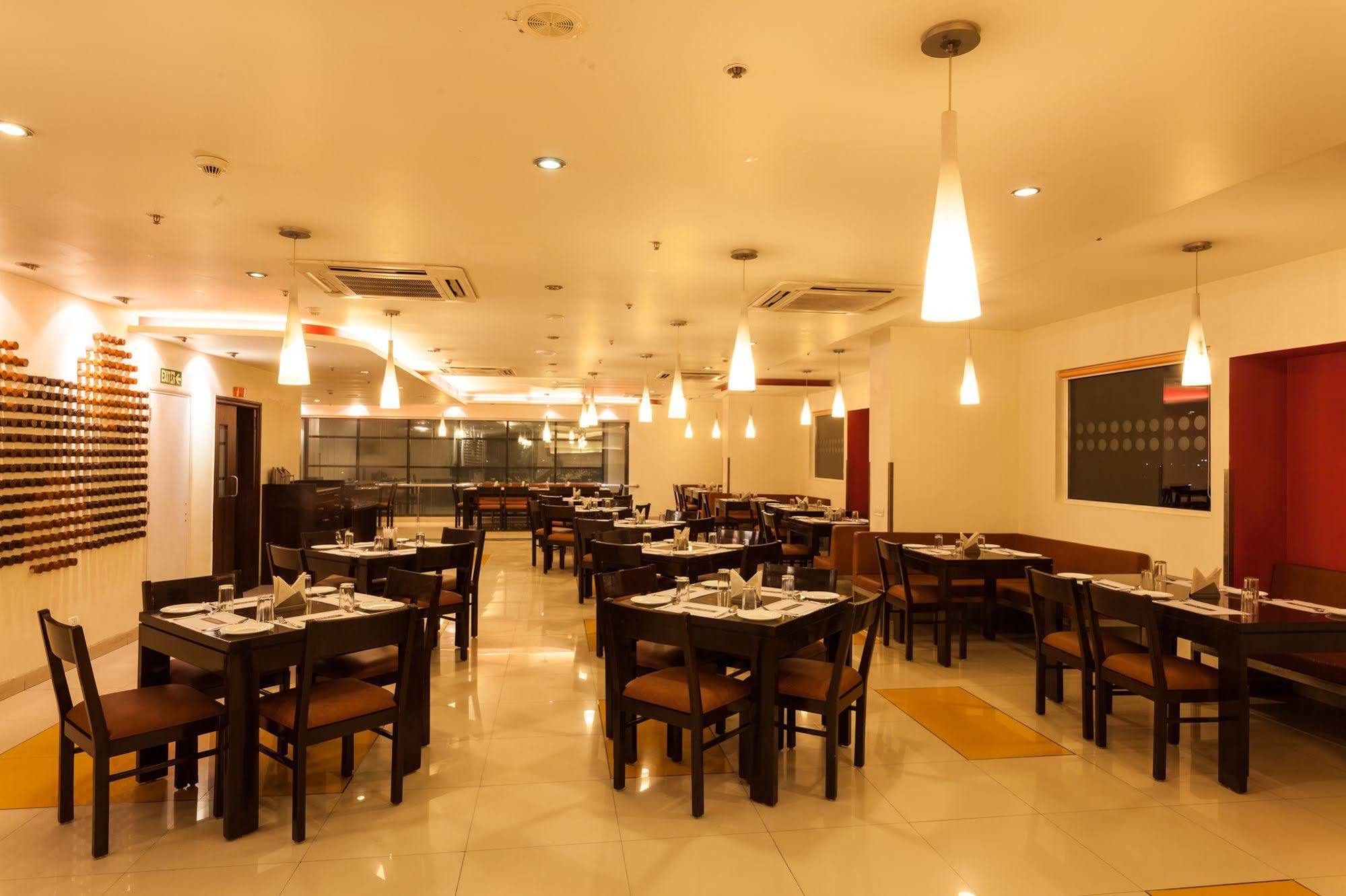 Ginger Indore Exterior photo